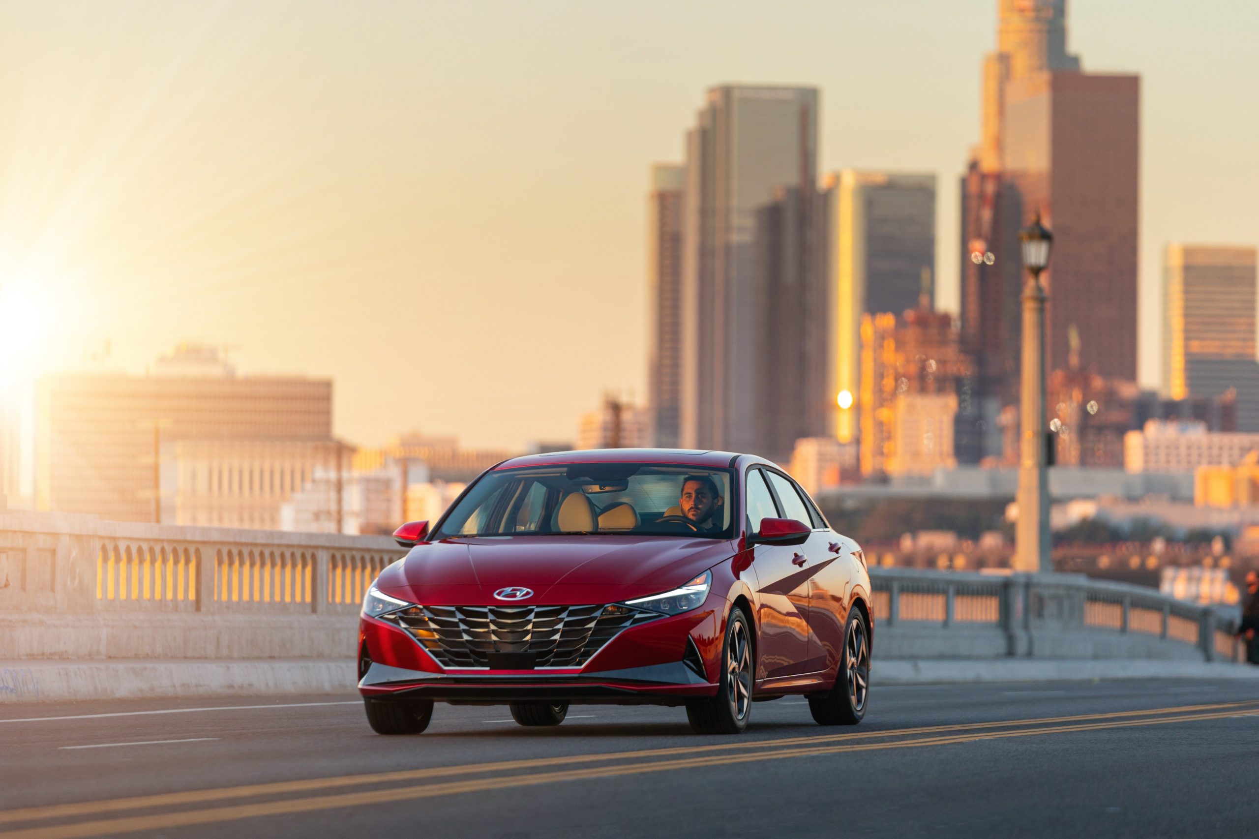Hyundai Elantra ve Santa Fe Güvenlikten Tam Not Aldı