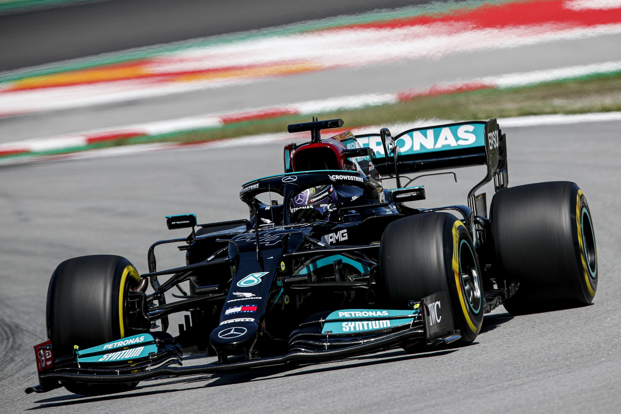 İspanya Grand Prix’sini, Mercedes-AMG Petronas Takımı’nın pilotu Lewis Hamilton kazandı