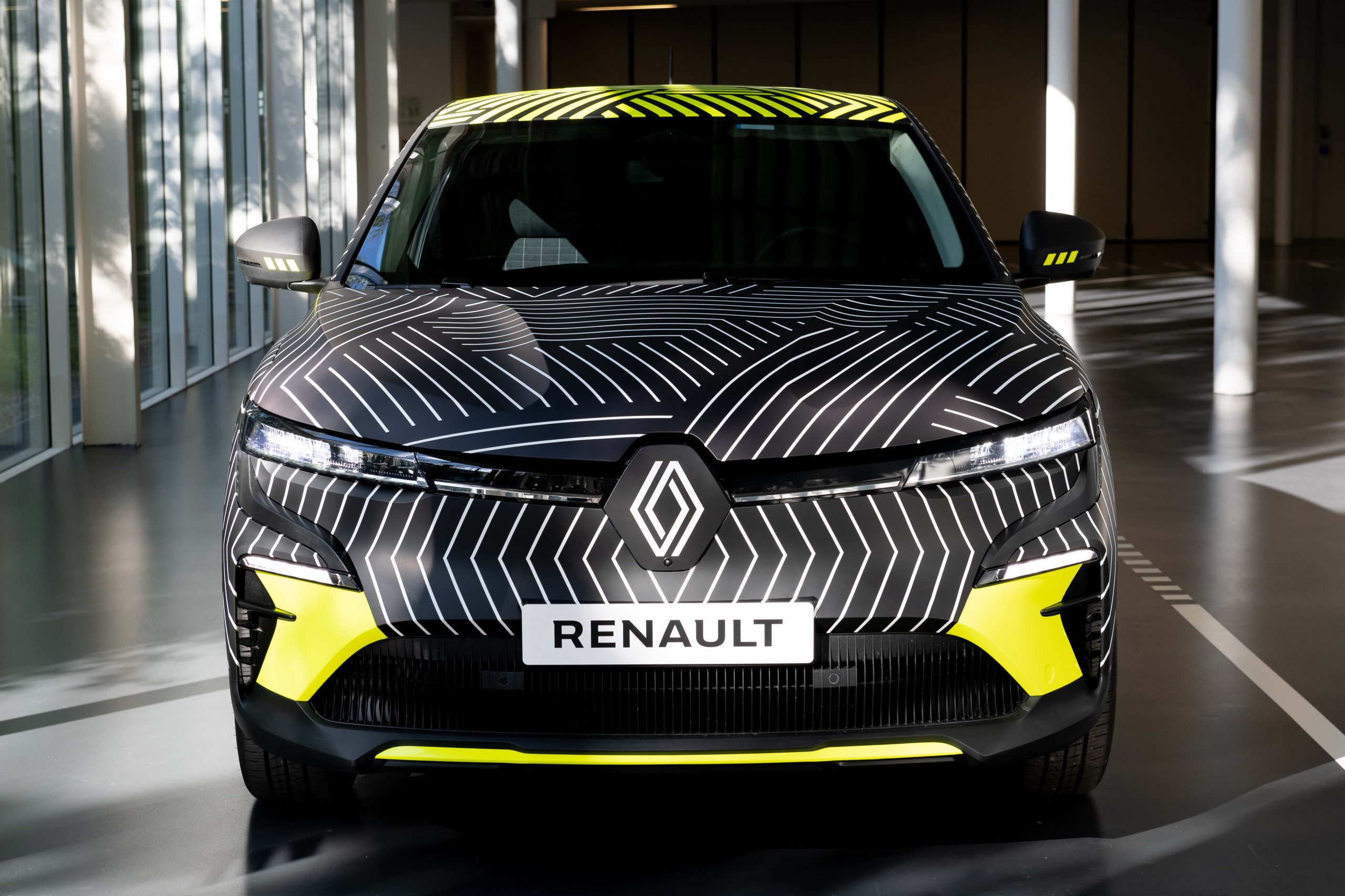Megane eVision, Renault’nun C segmentinde elektrikli araçlara yönelik ilk adımı