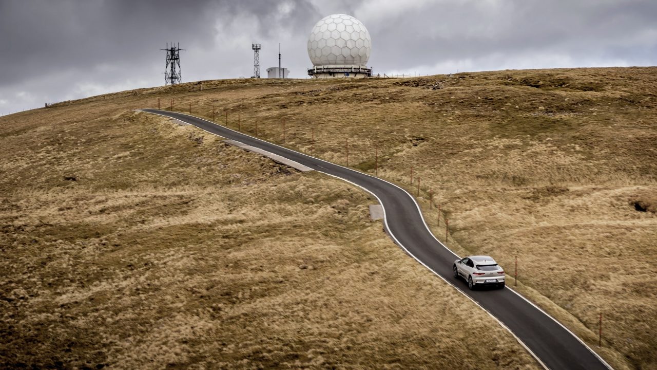 Jaguar I-PACE  Everesting Mücadelesini Tek Şarjla Tamamlamayı Başardı