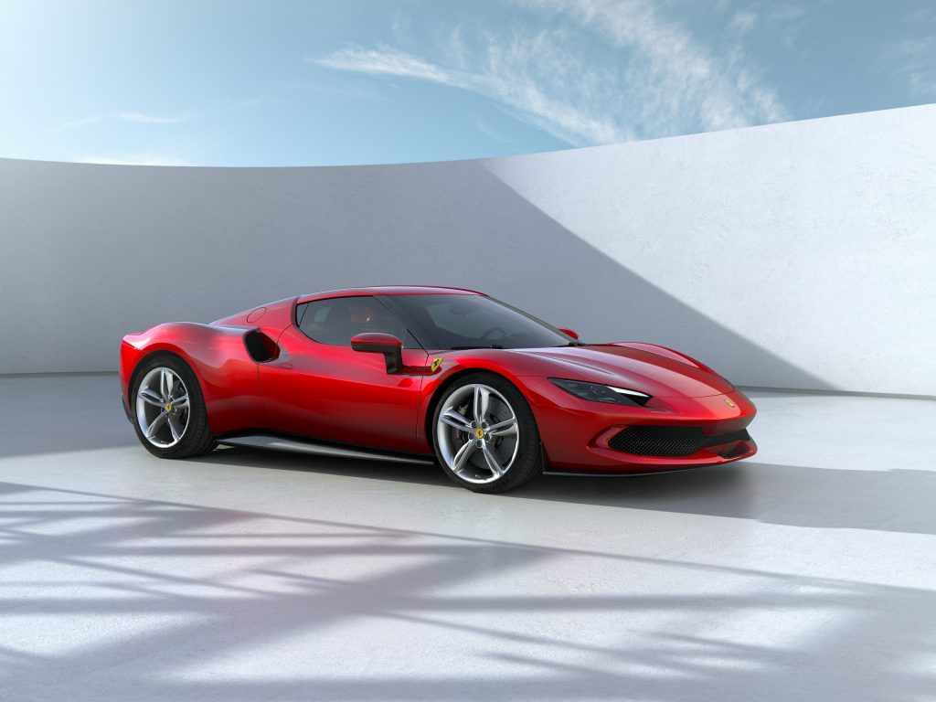 830 beygirlik hibrit Ferrari 296 GTB