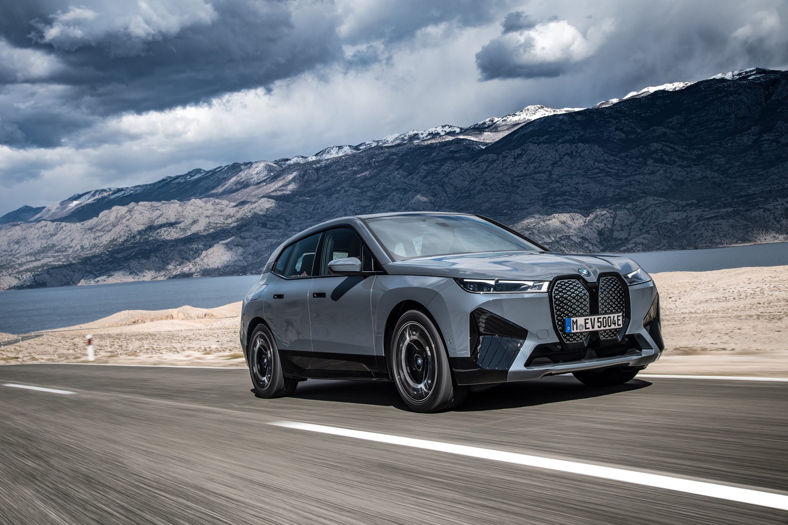 Öncü Teknolojileriyle BMW iX