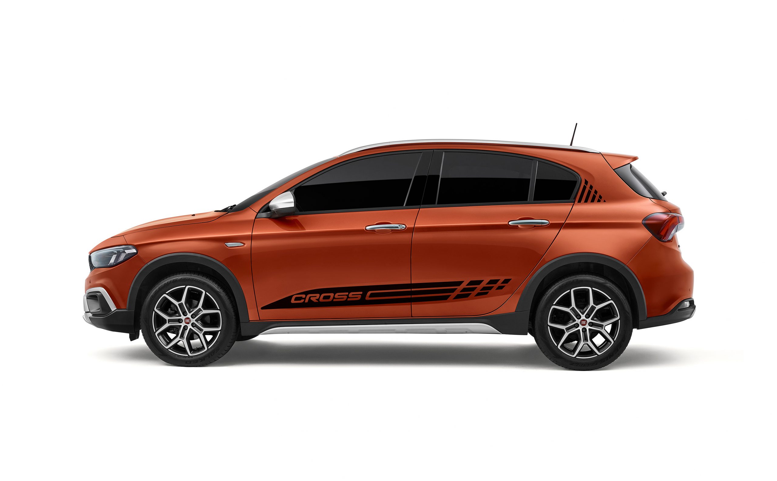 Fiat Egea Cross Türkiye’de Yılın Otomobili 2021 seçildi