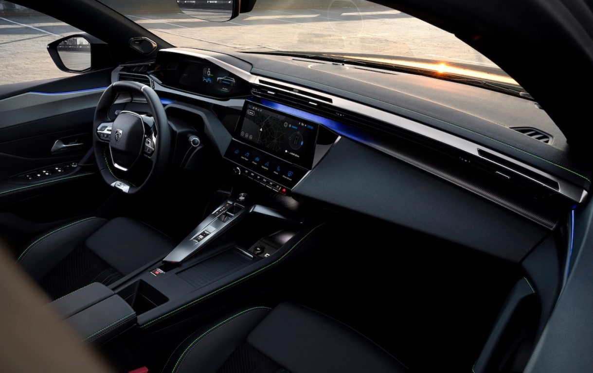 Yeni Peugeot 308 SW yenilenen yüzüyle karşınızda