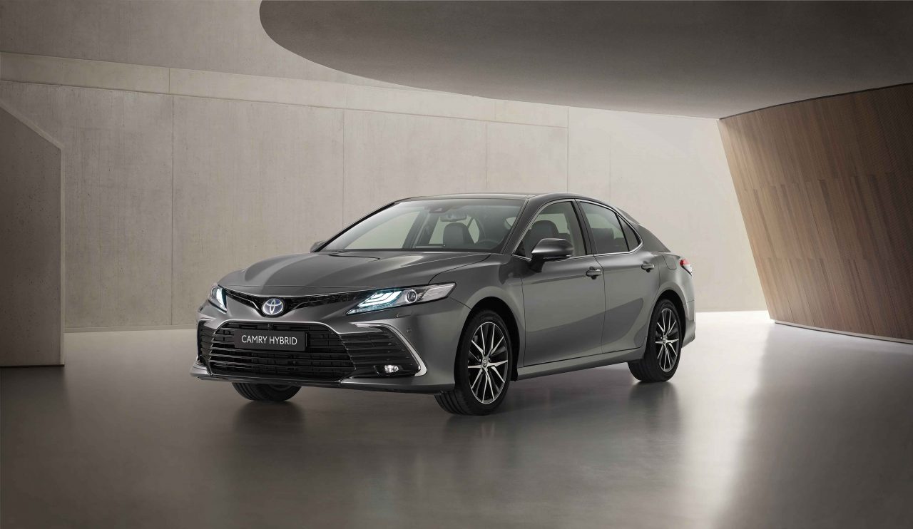 Toyota Camry yenilendi. İşte yeni Toyota Camry fiyatı ve özellikleri…