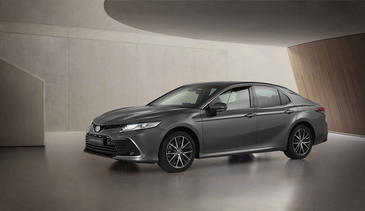 Toyota Camry yenilendi. İşte yeni Toyota Camry fiyatı ve özellikleri…