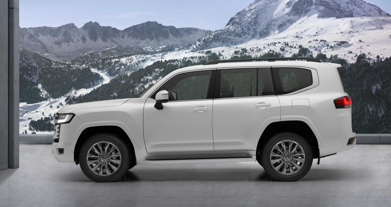 Toyota Land Cruiser’ın yeni modelini tanıttı