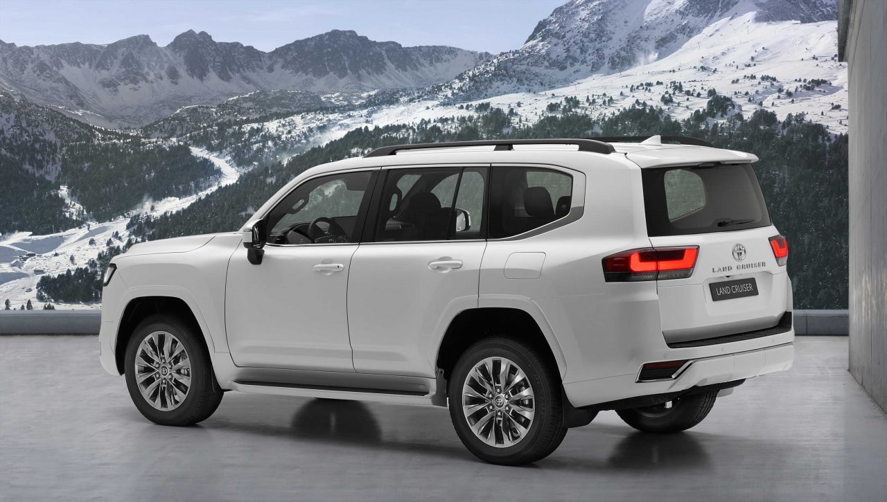 Toyota Land Cruiser’ın yeni modelini tanıttı