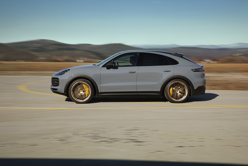Porsche Cayenne Turbo GT tam 640 beygir