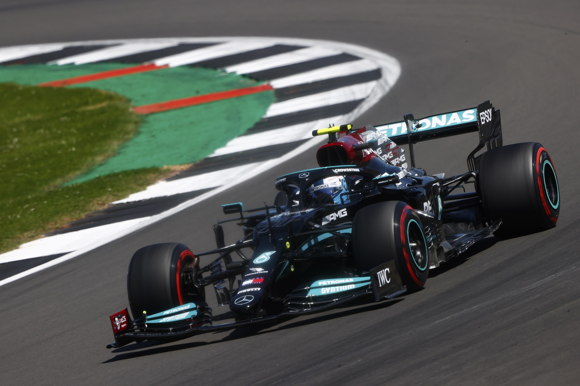 Britanya Grand Prix’sini Lewis Hamilton kazandı