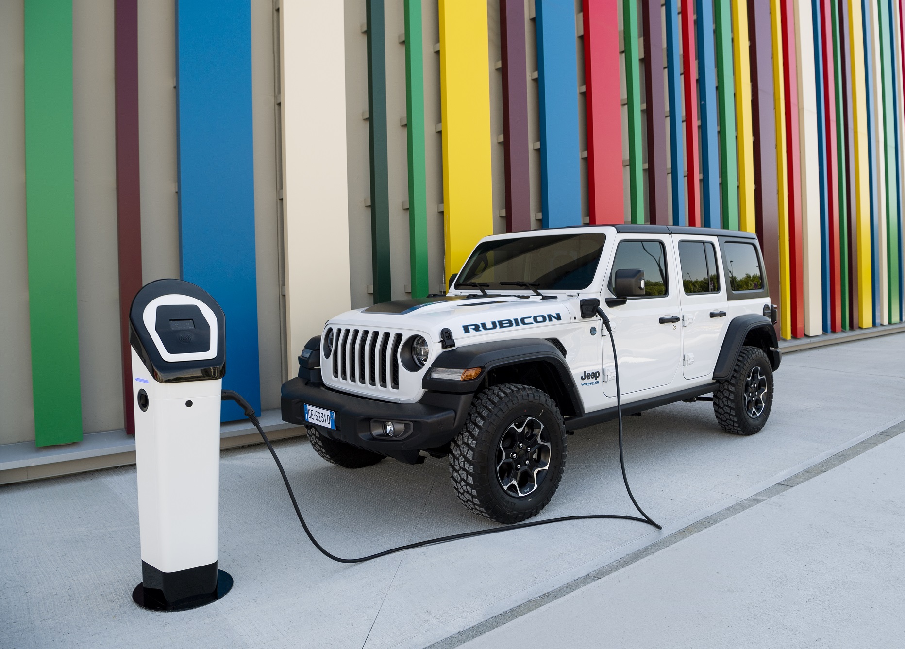 Jeep Wrangler'da artık hibrit