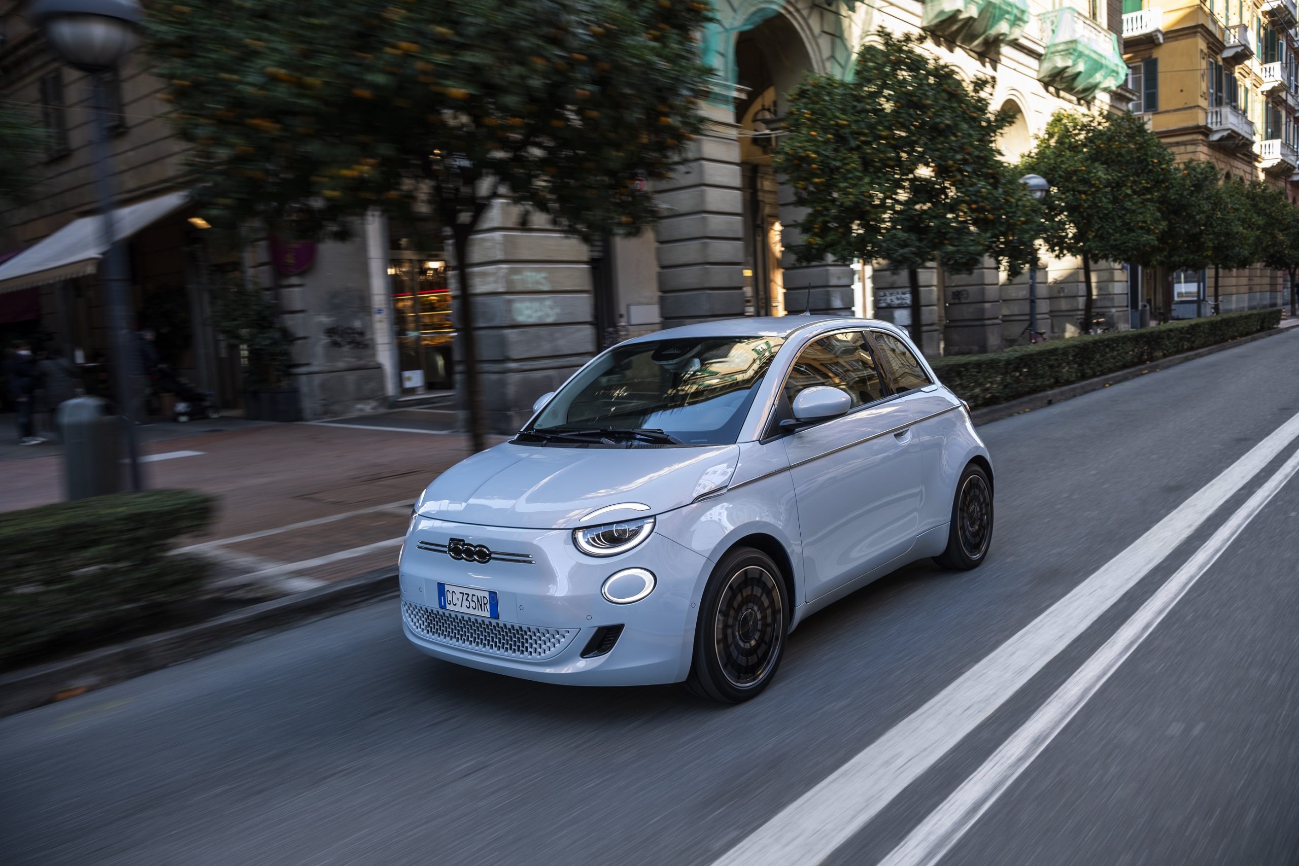 Yeni Fiat 500, 10 üzerinden 10 puan aldı