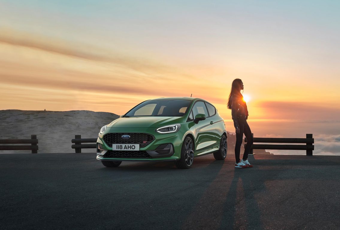 Ford Fiesta yenilendi. 2022 Ford Fiesta hibrit olarak geliyor