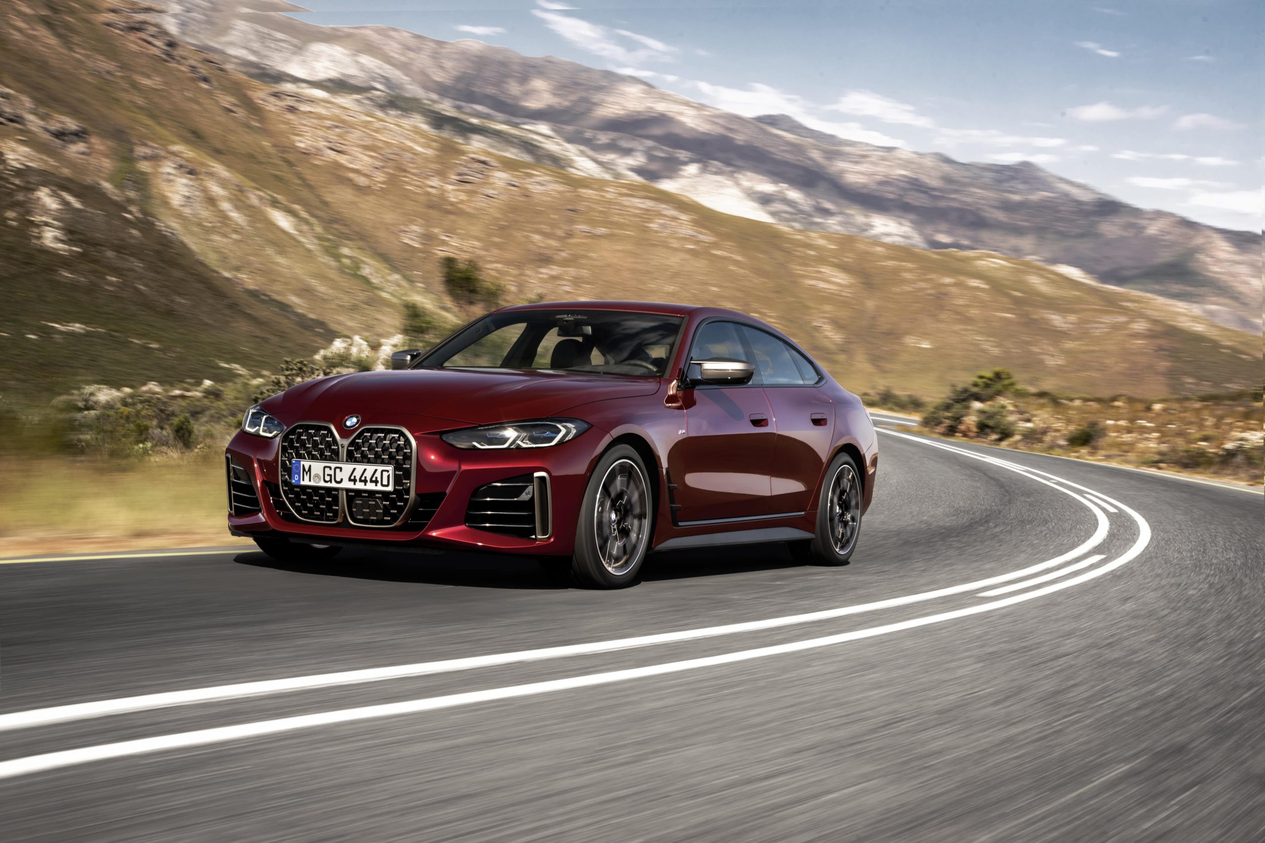 BMW Münih IAA fuarında tüm yeni modellerini sergiliyor