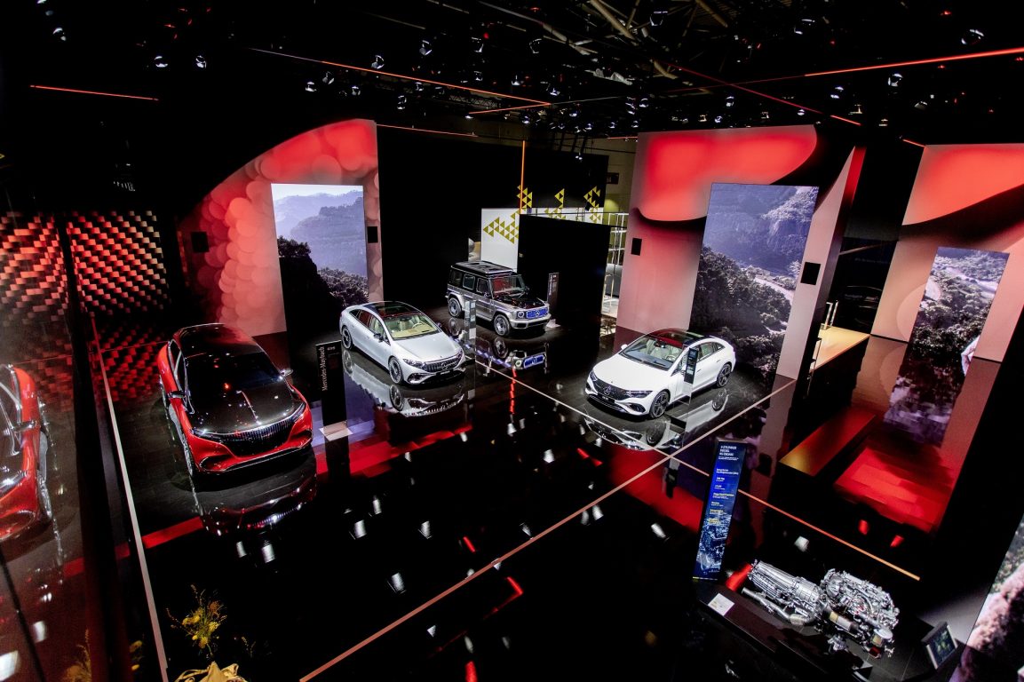 Mercedes 10 yeni modelin tanıtımını yaptı. 7’si ise tamamen elektrikli!