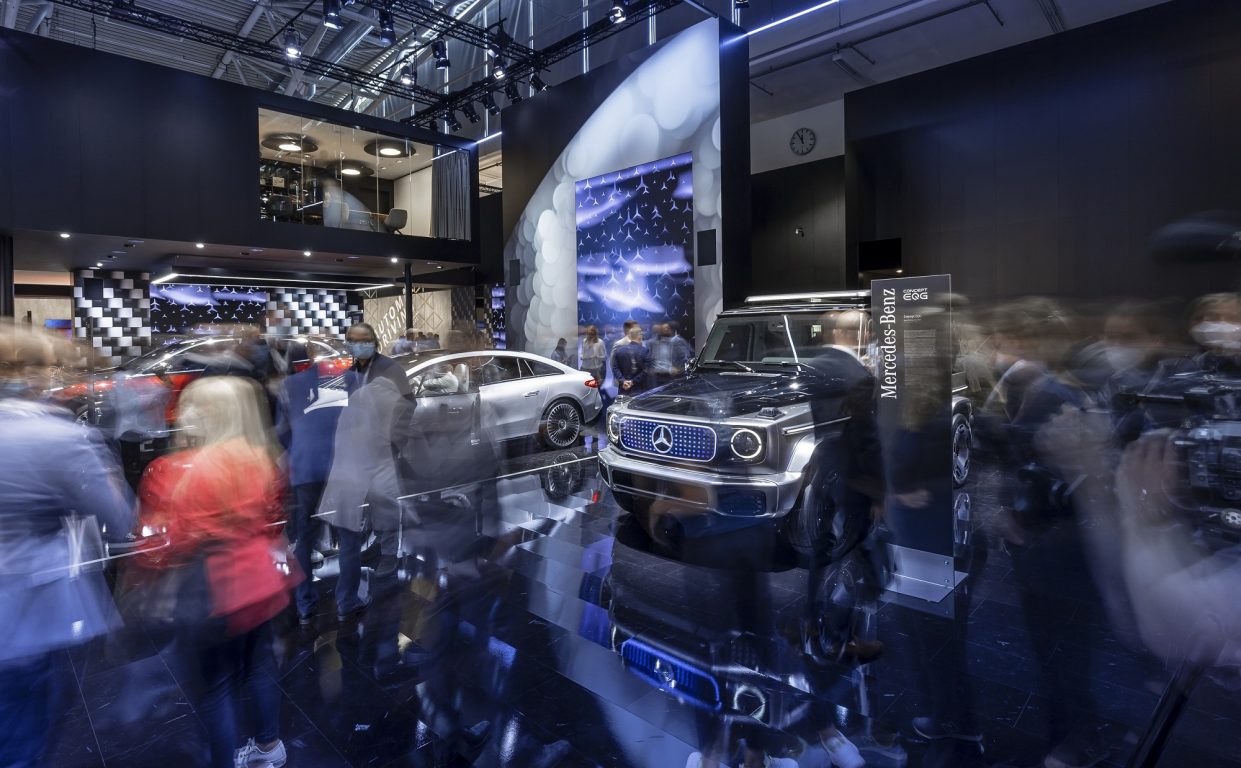 Mercedes 10 yeni modelin tanıtımını yaptı. 7’si ise tamamen elektrikli!