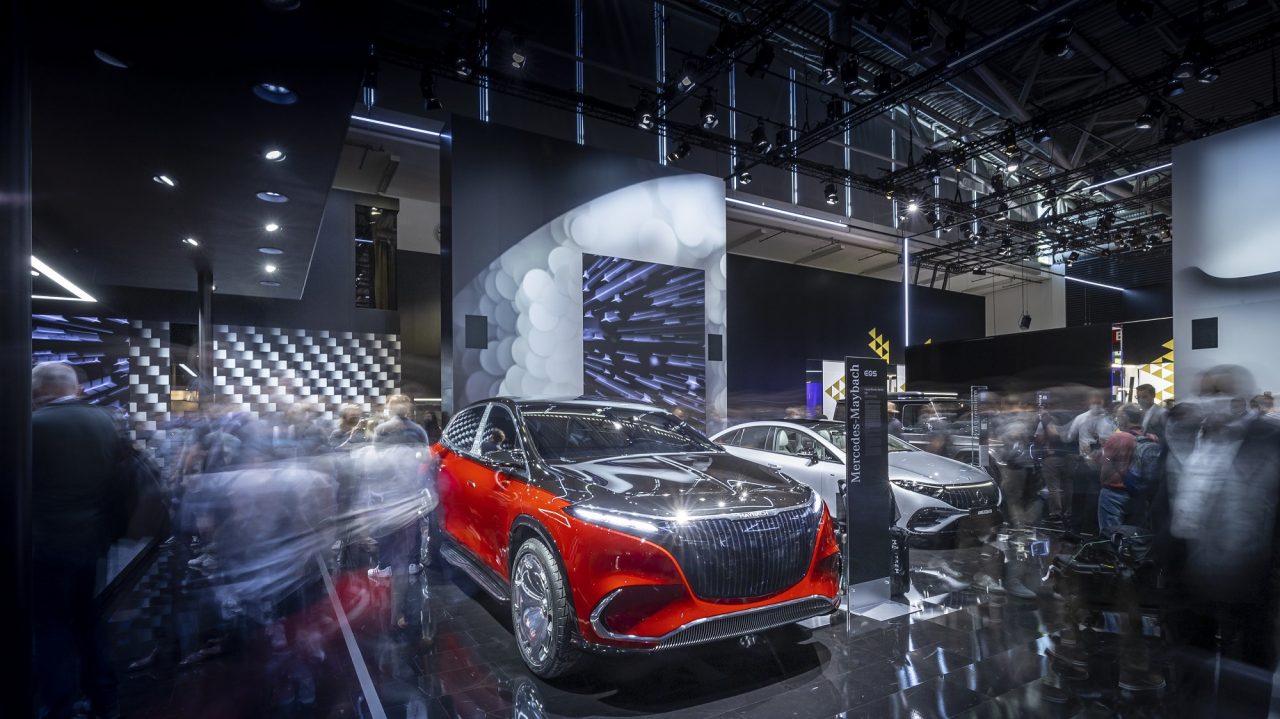 Mercedes 10 yeni modelin tanıtımını yaptı. 7’si ise tamamen elektrikli!