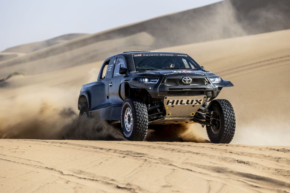 Toyota Dakar Rallisi 2022 de dört araçla yarışacak