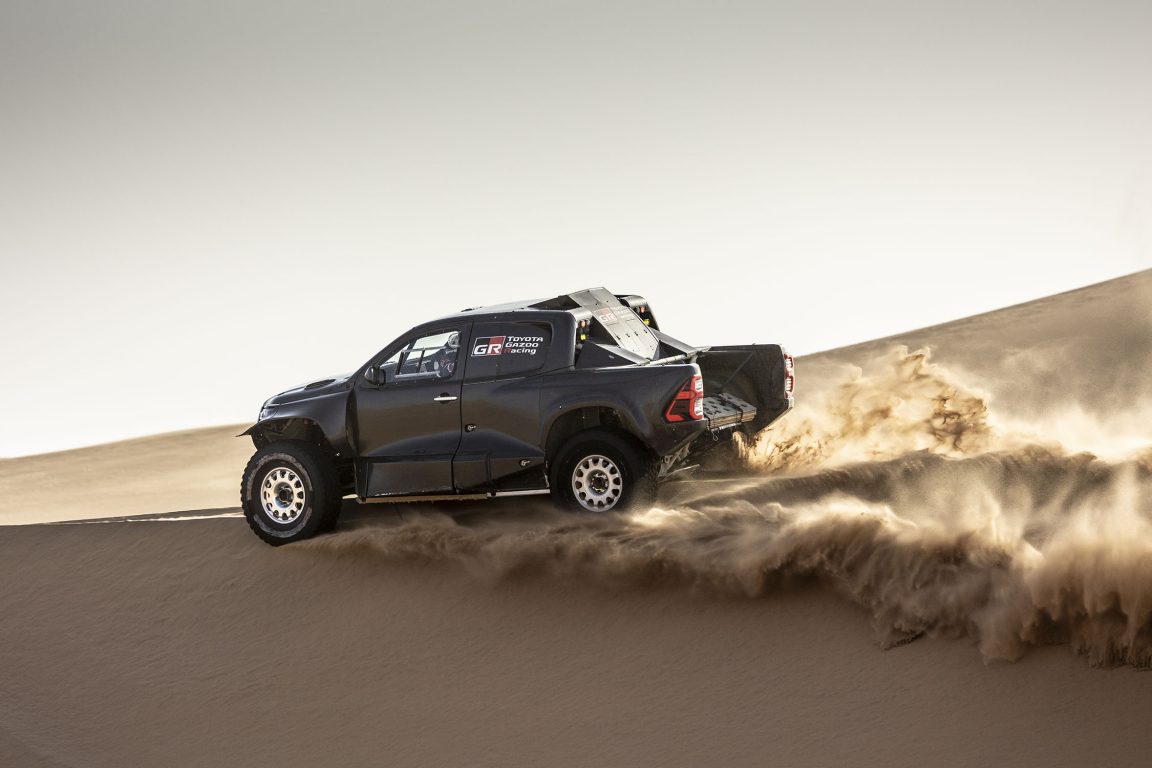 Toyota Dakar Rallisi 2022 de dört araçla yarışacak