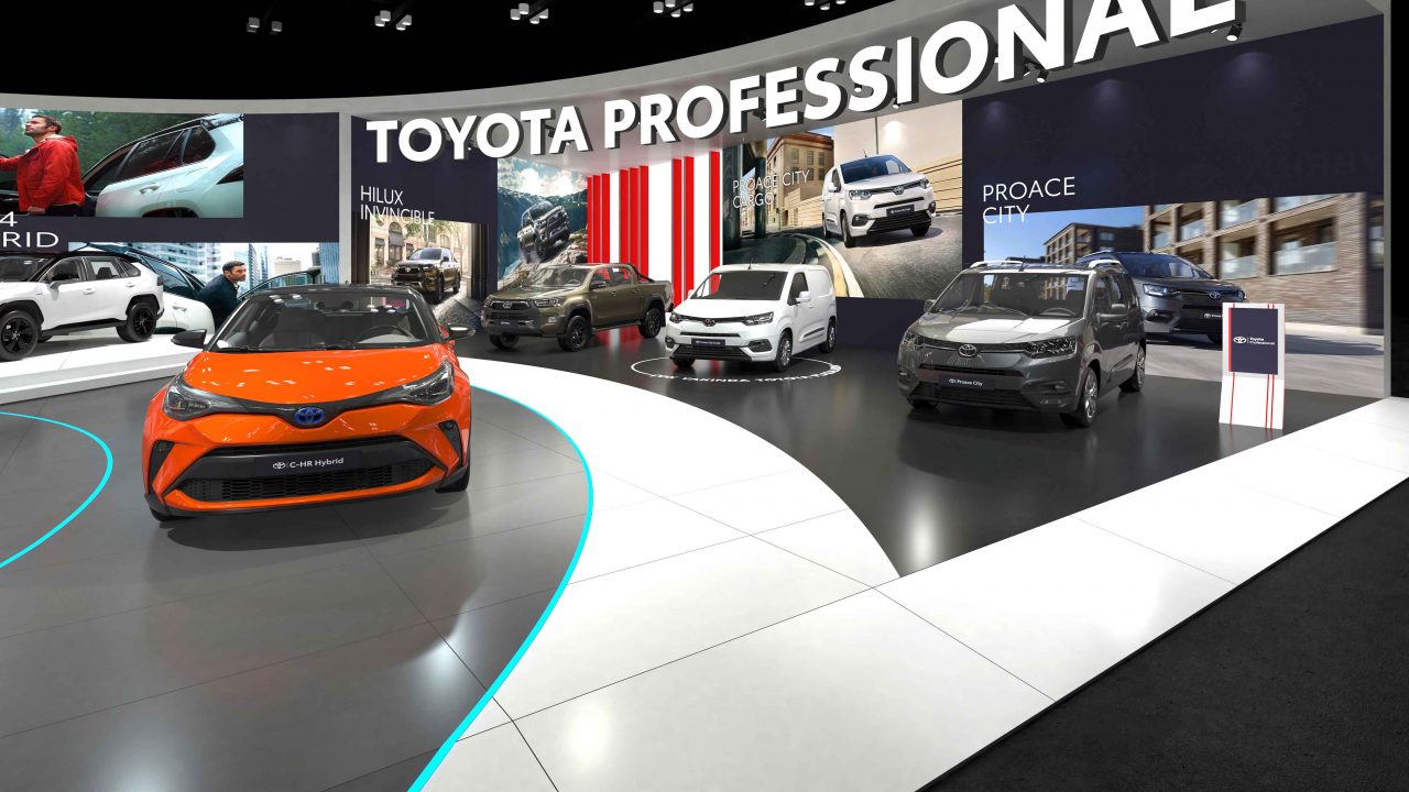 Toyota Autoshow’da hibrit modelleriyle boy gösteriyor