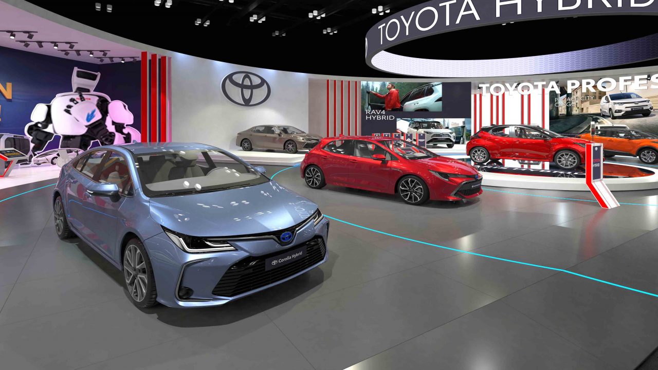 Toyota Autoshow’da hibrit modelleriyle boy gösteriyor