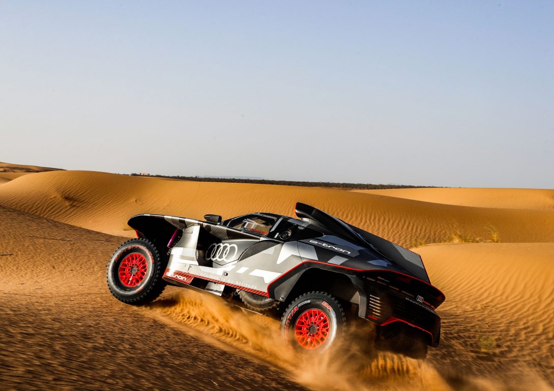 Dakar’ın yeni yıldızı Audi RS Q e-tron