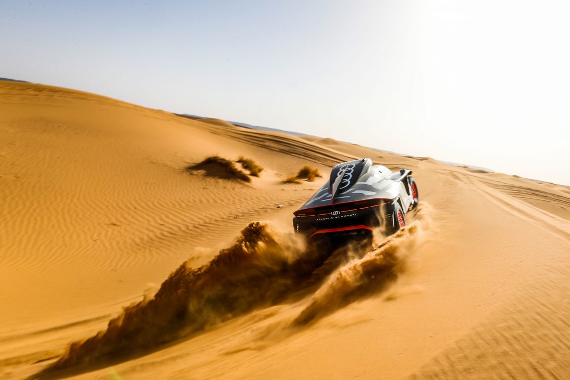 Dakar’ın yeni yıldızı Audi RS Q e-tron