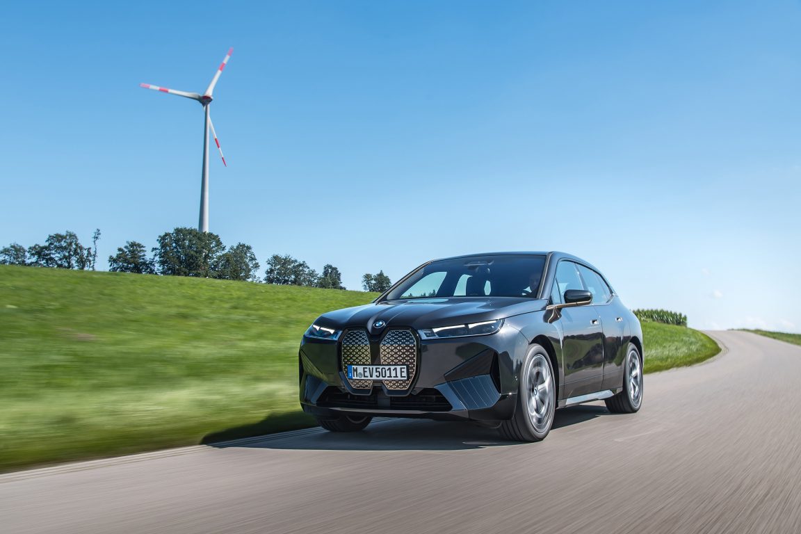 BMW iX ne zaman satışa sunulacak? Fiyatı ne kadar olacak?
