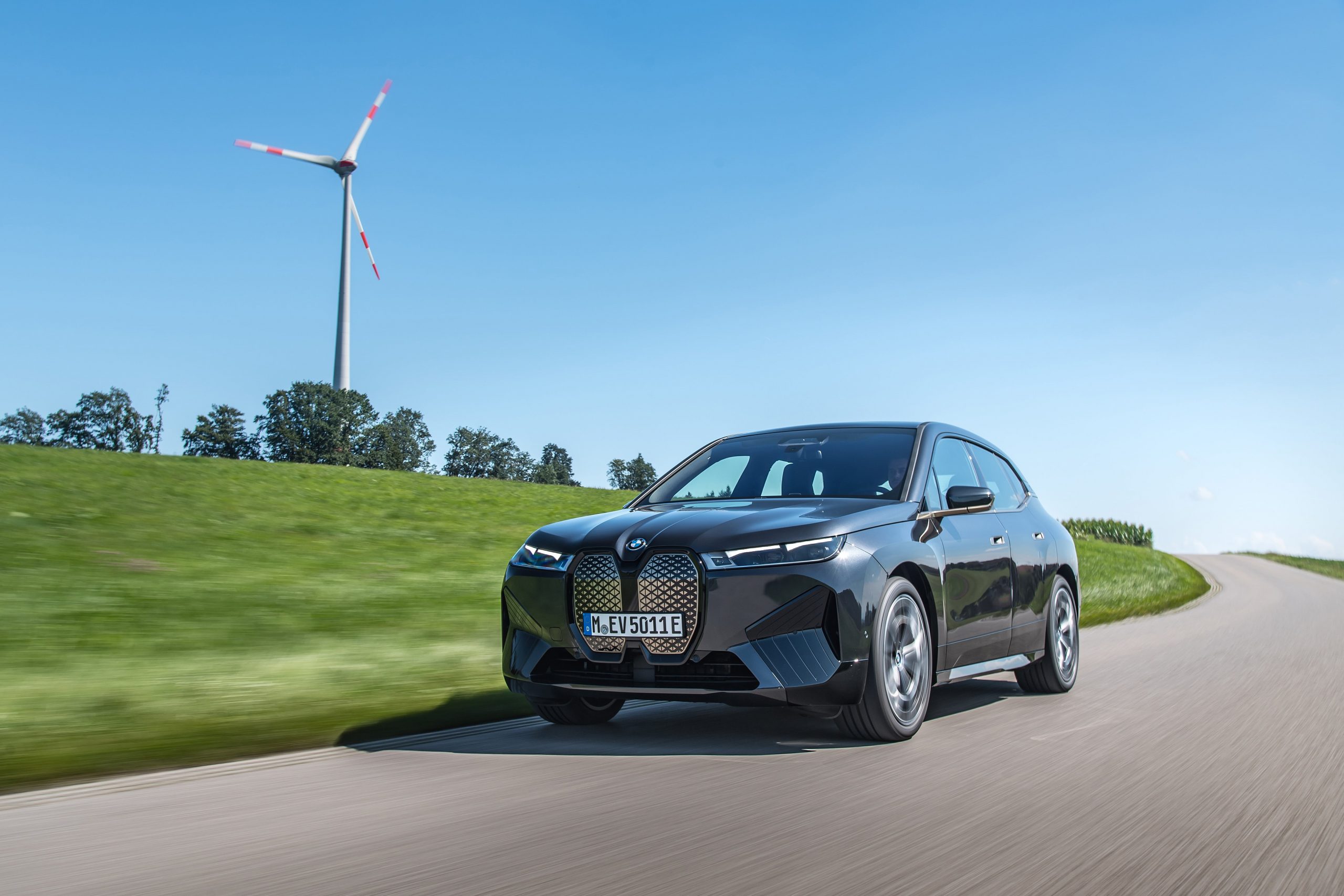 BMW iX ne zaman satışa sunulacak? Fiyatı ne kadar olacak?