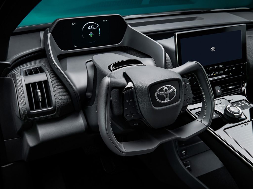Toyota’nın Yeni Elektrikli Aracı bZ4X tanıtıldı