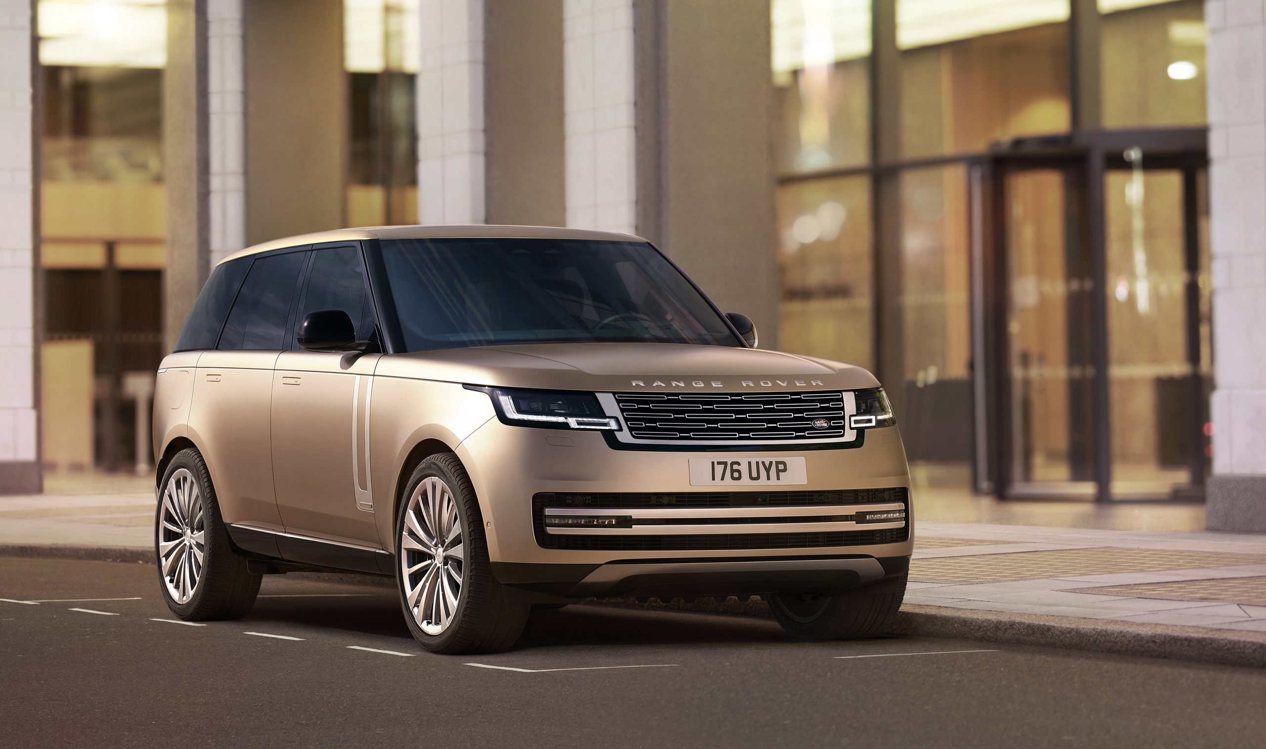 2022 Range Rover satışa sunuldu. İşte Fiyatı ve Tüm Özellikleri!