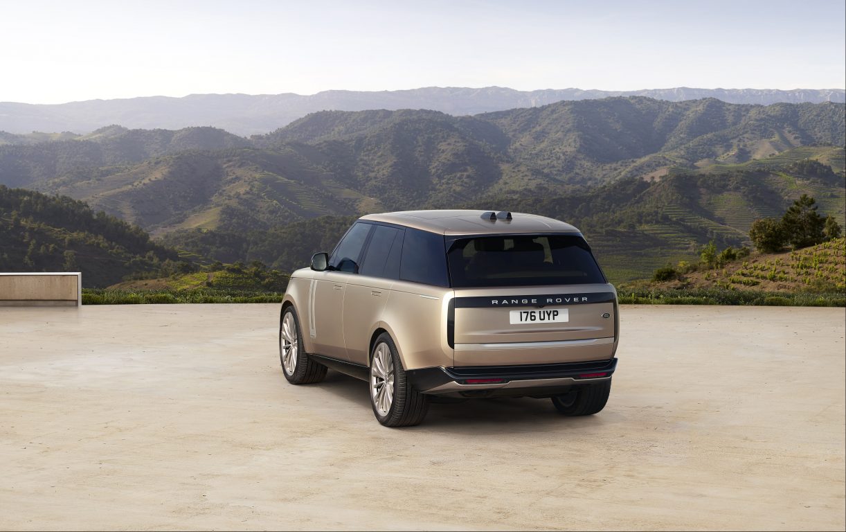 2022 Range Rover satışa sunuldu. İşte Fiyatı ve Tüm Özellikleri!