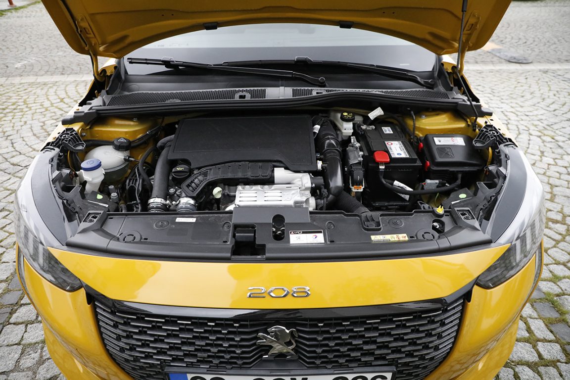 Peugeot 208 1.2 PureTech 130 Test Sürüşü