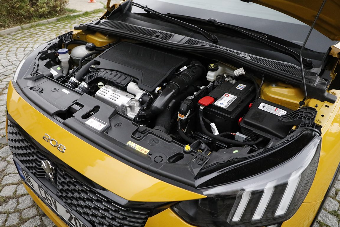 Peugeot 208 1.2 PureTech 130 Test Sürüşü