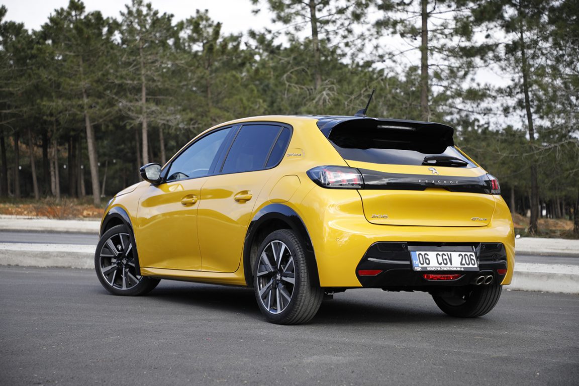 Peugeot 208 1.2 PureTech 130 Test Sürüşü