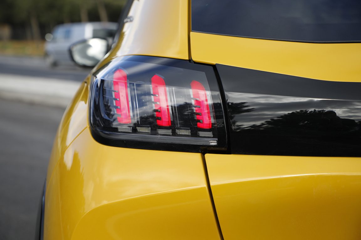Peugeot 208 1.2 PureTech 130 Test Sürüşü