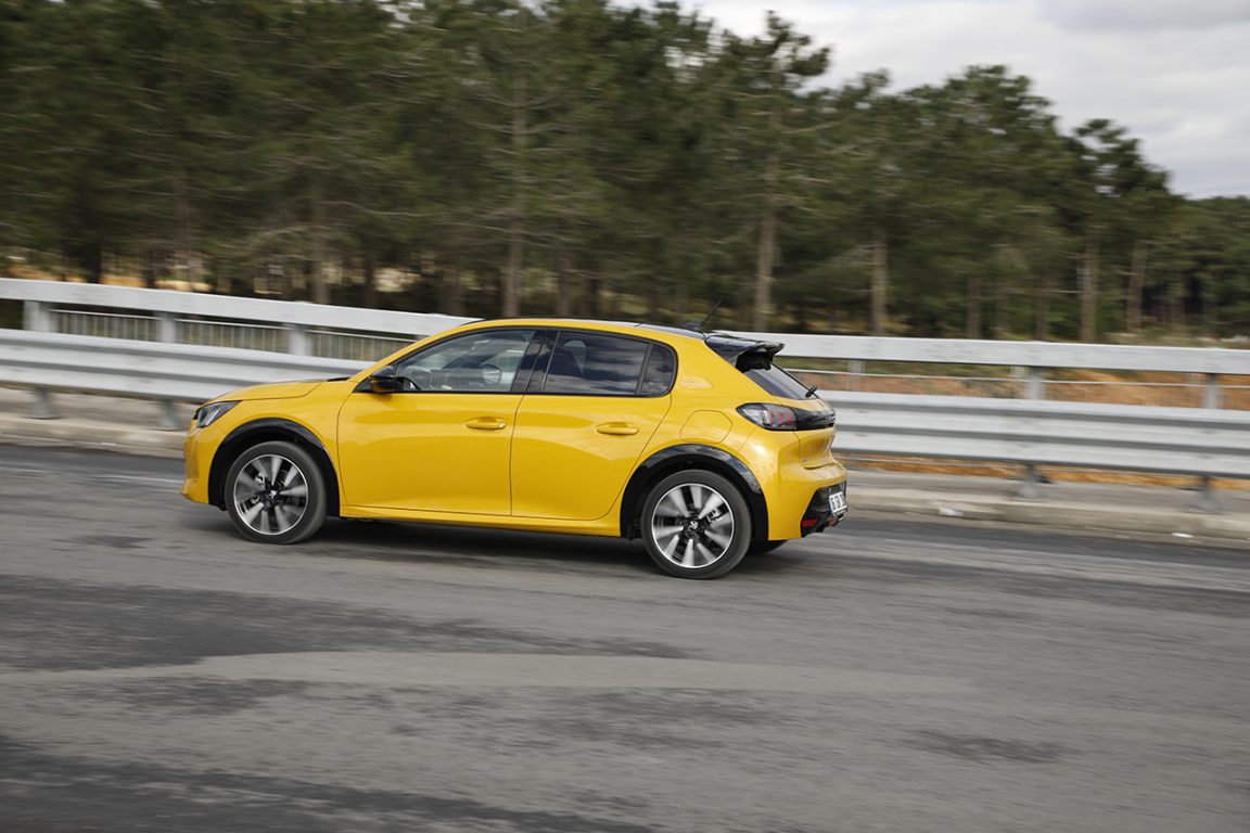 Peugeot 208 1.2 PureTech 130 Test Sürüşü