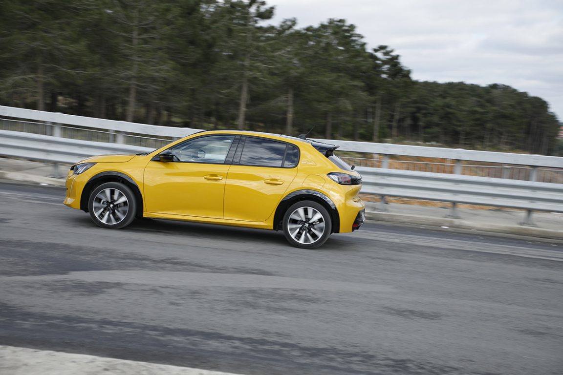 Peugeot 208 1.2 PureTech 130 Test Sürüşü