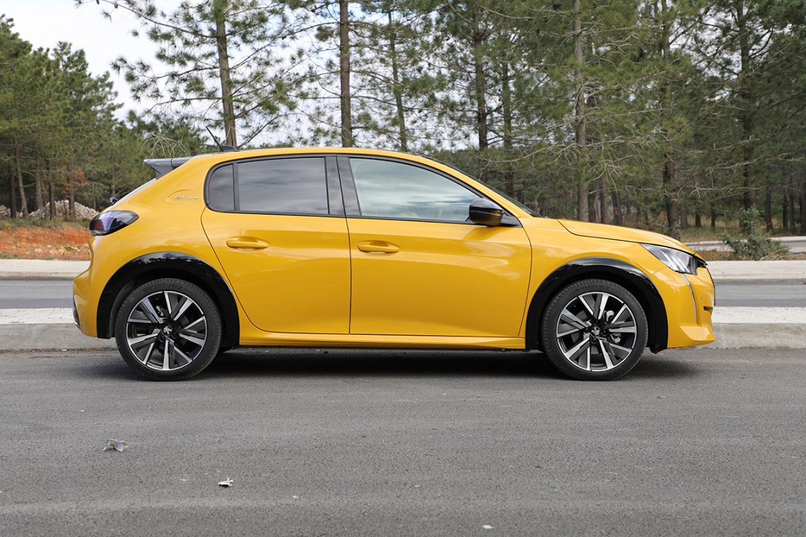 Peugeot 208 1.2 PureTech 130 Test Sürüşü
