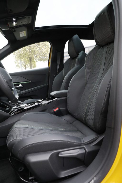 Peugeot 208 1.2 PureTech 130 Test Sürüşü