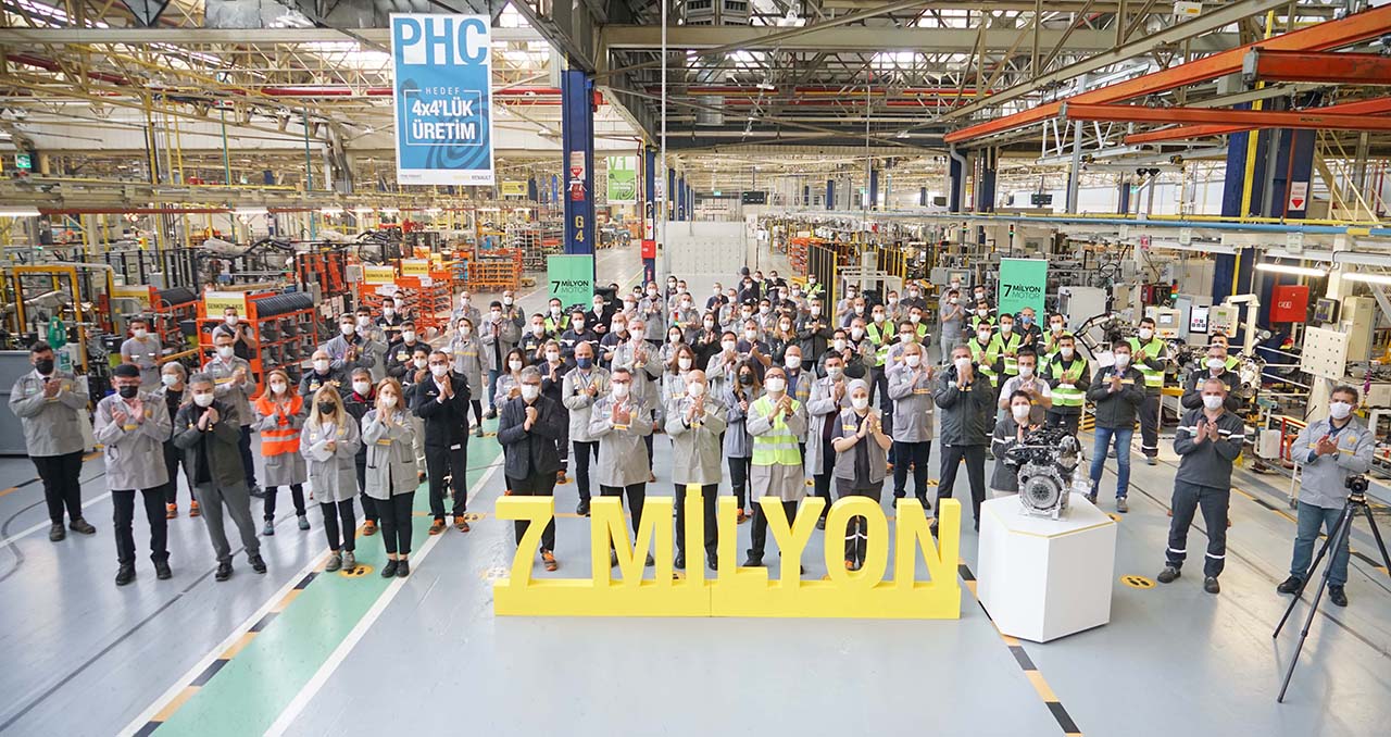 Oyak Renault 7 milyonuncu aracını ve motorunu üretti