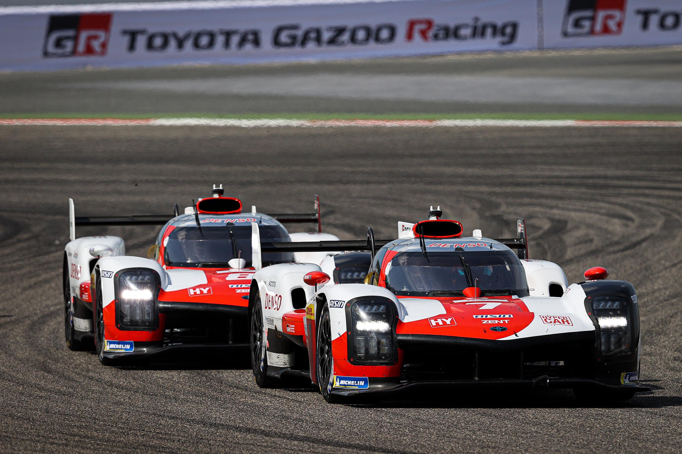 Toyota'dan Tarihi Şampiyonluk