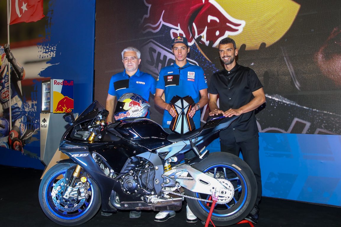 2021 Dünya Superbike şampiyonu ilk Türk sporcu Toprak Razgatlıoğlu oldu