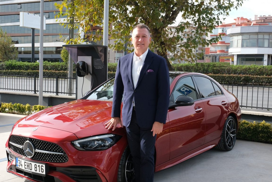 Mercedes C-Serisi 2022 satışa sunuldu. Fiyatı, özellikleri ve test sürüşü