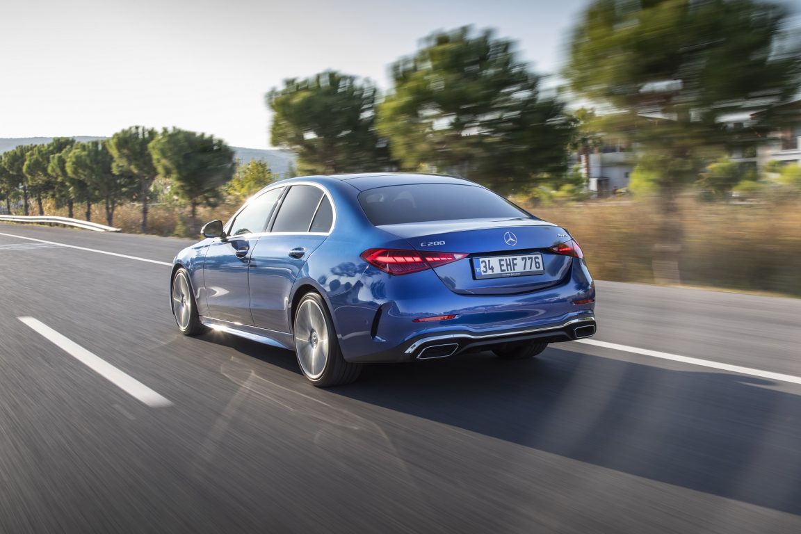 Mercedes C-Serisi 2022 satışa sunuldu. Fiyatı, özellikleri ve test sürüşü