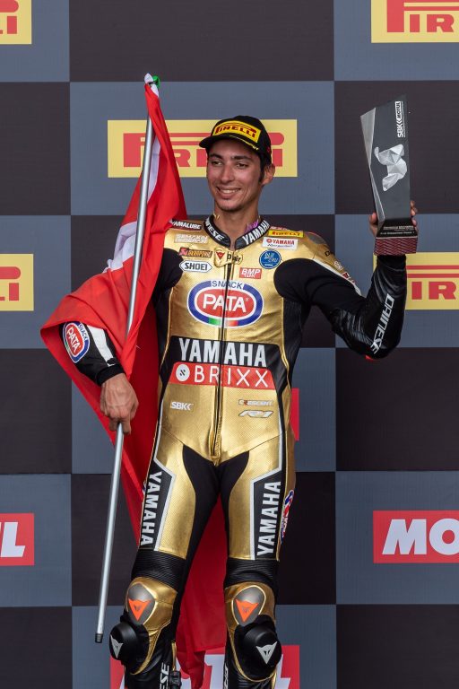 2021 Dünya Superbike şampiyonu ilk Türk sporcu Toprak Razgatlıoğlu oldu