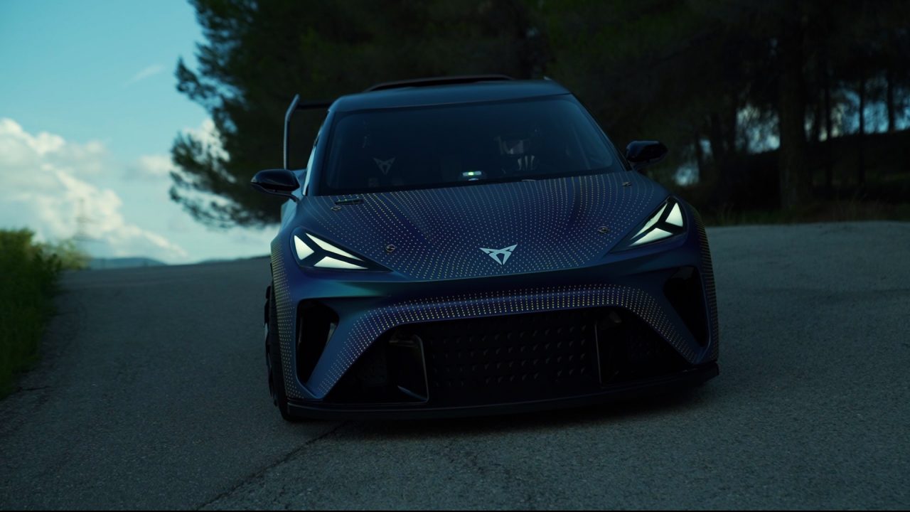 CUPRA UrbanRebel Concept yollarda