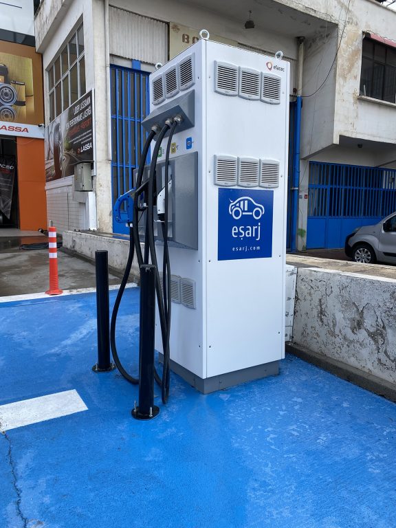 Brisa’dan 3 yeni elektrikli araç şarj istasyonu daha