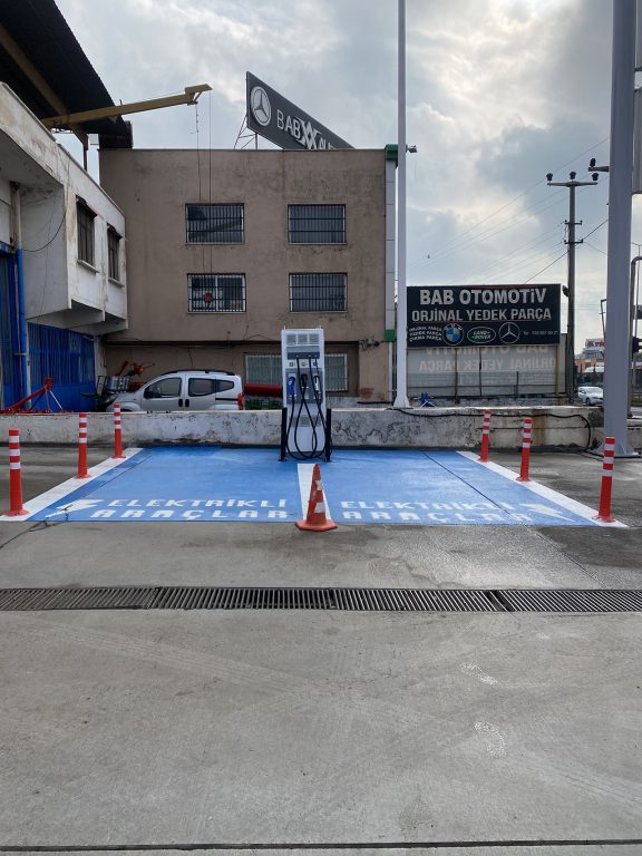 Brisa’dan 3 yeni elektrikli araç şarj istasyonu daha