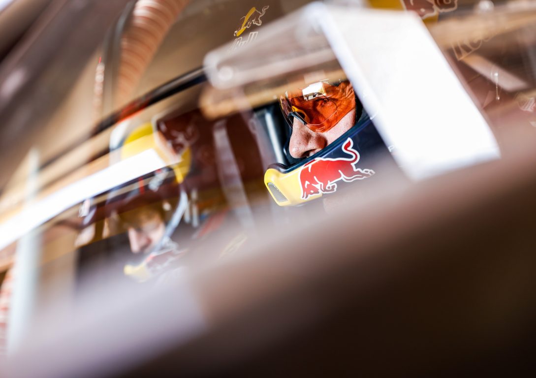 Audi’nin Dakar’da mücadele edecek aracı RS Q e-tron’un kokpiti